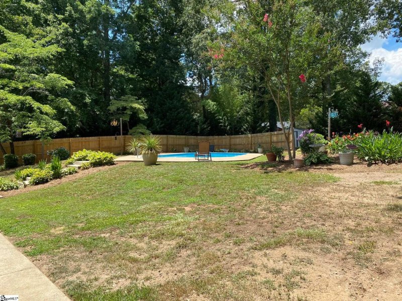 Property image 2 at 4 Wayne Drive, Taylors, SC 29687