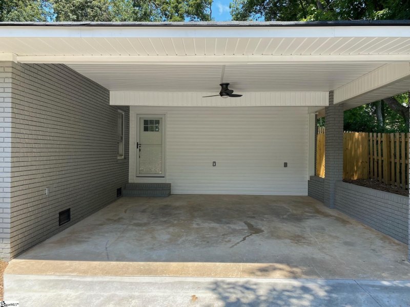 Property image 4 at 4 Wayne Drive, Taylors, SC 29687