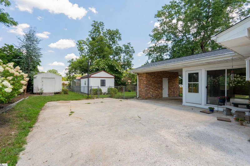 Property image 3 at 112 Waddell Road, Greenville, SC 29609