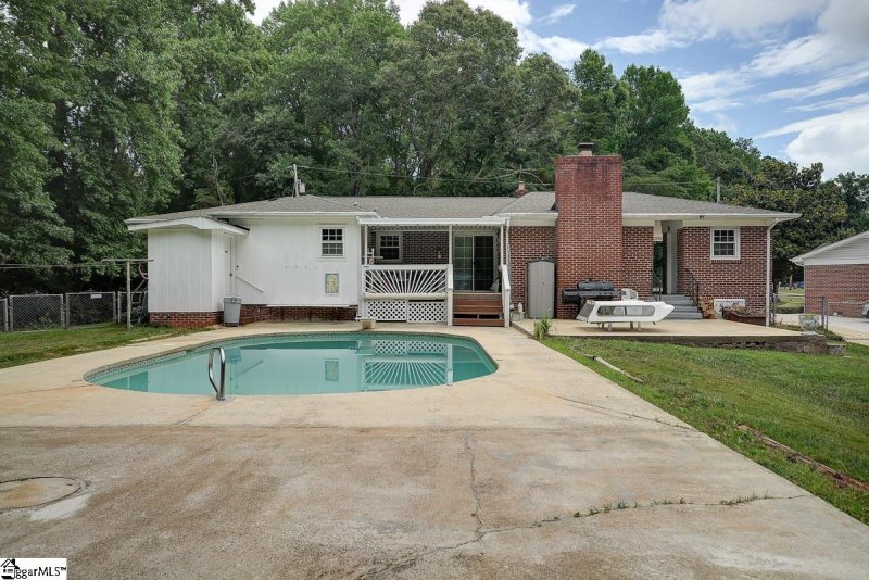 Property image 5 at 208 S Wingate Road, Greenville, SC 29605