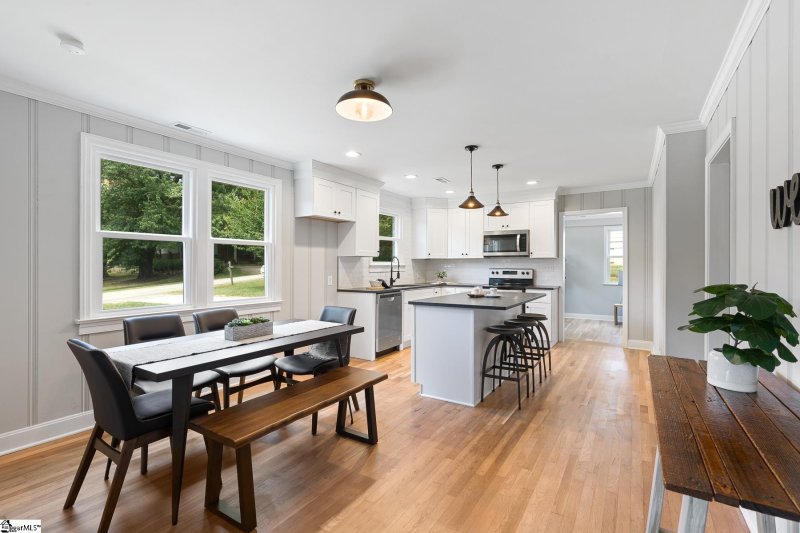 Property image 5 at 104 S Rockview Drive, Greenville, SC 29609