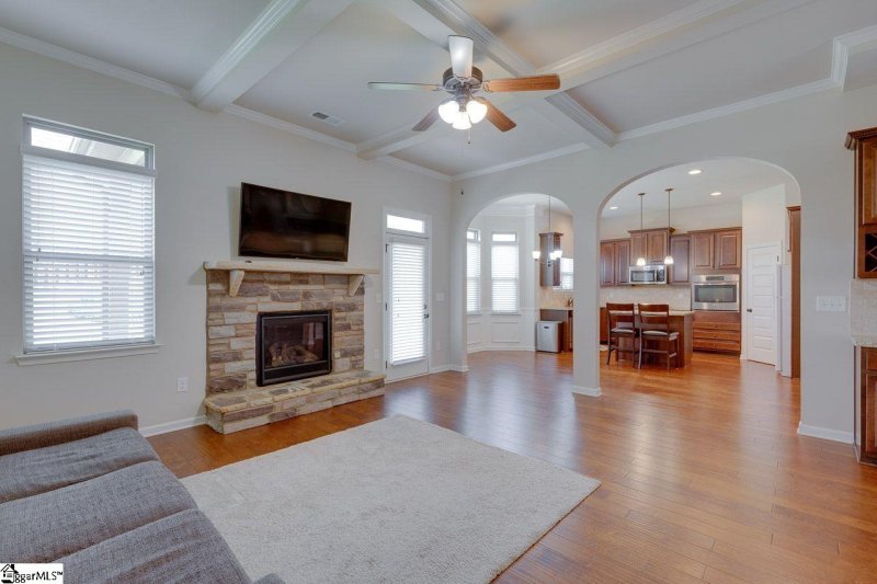 Property image 3 at 300 Mansfield Lane, Greer, SC 29650