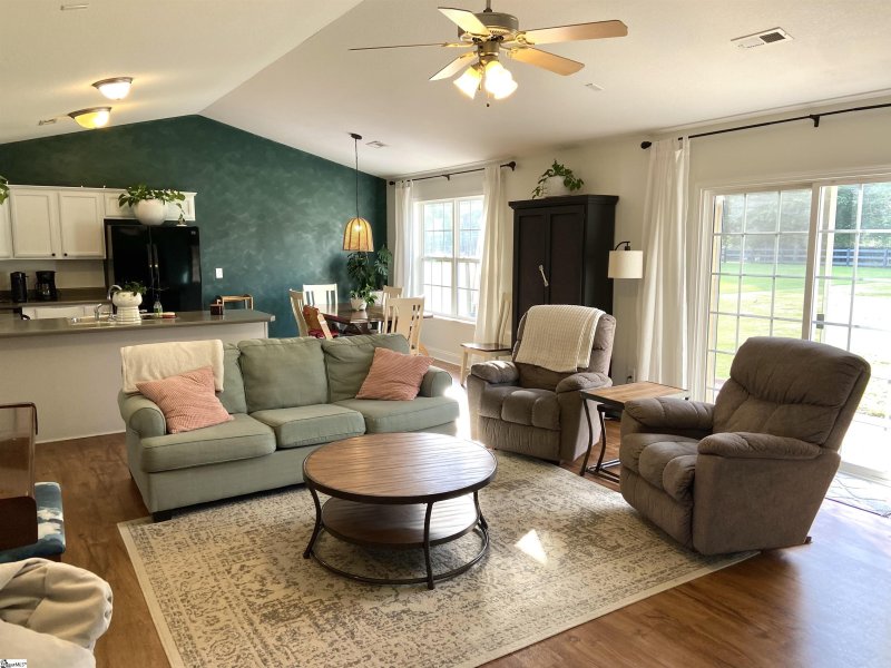 Property image 3 at 5 Camrose Drive, Greer, SC 29651