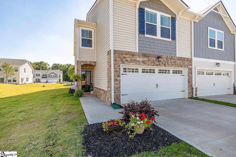 Property image 2 at 121 Outback Drive, Greer, SC 29650