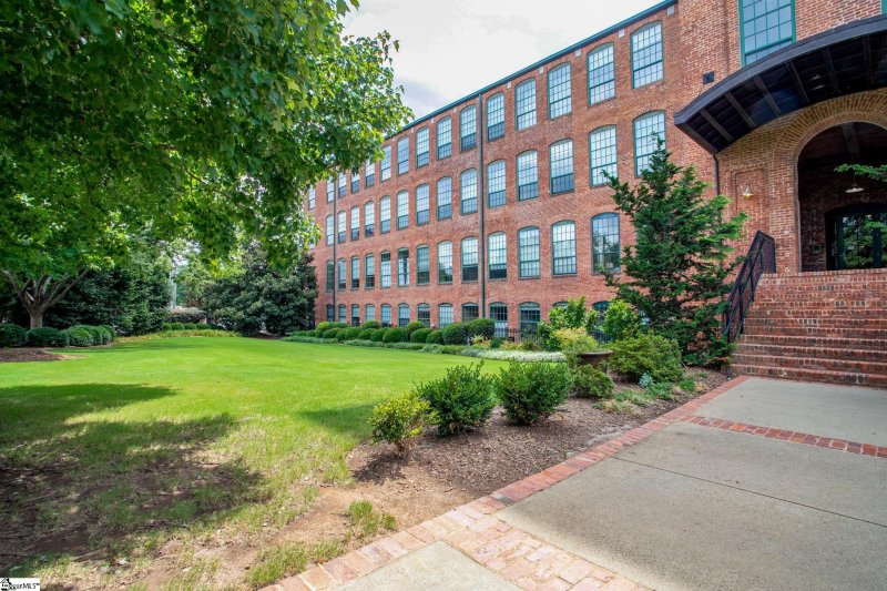 Property image 2 at 400 Mills Avenue, Greenville, SC 29605