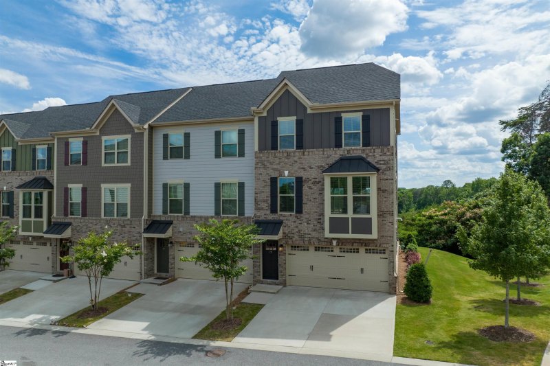 Property image 2 at 75 Itasca Drive, Greenville, SC 29609
