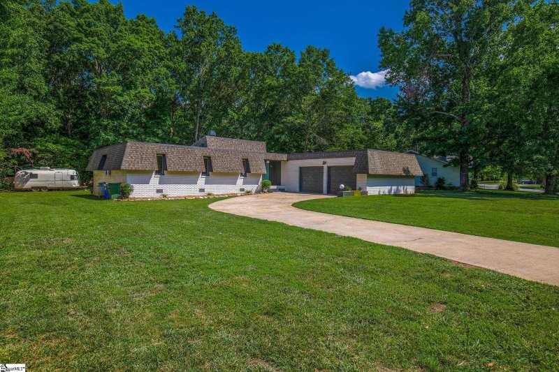 Property image 3 at 109 Gilder Creek Drive, Greenville, SC 29607-5428