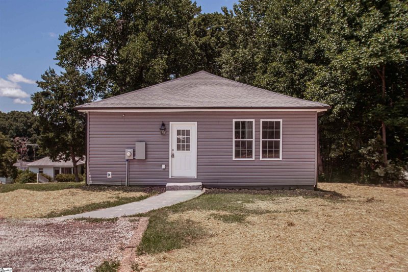 Property image 3 at 116 Cobb Street, Easley, SC 29640
