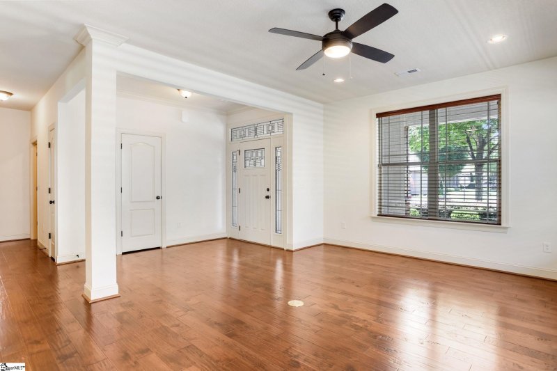 Property image 4 of 301 Ashler Drive in Greystone Cottages, Greer, SC 29650