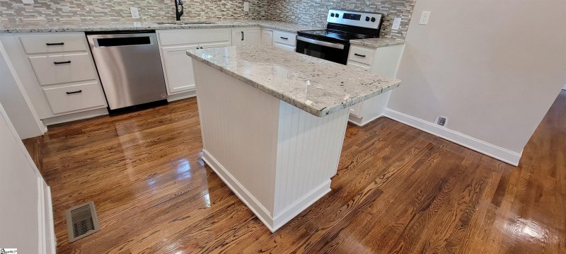 Property image 5 at 303 E Dorchester Boulevard, Greenville, SC 29605