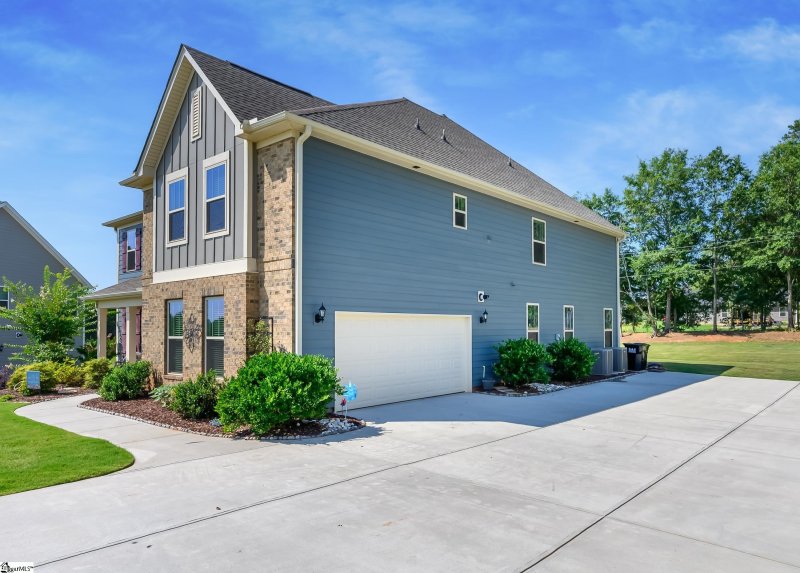 Property image 2 at 502 Heirloom Court, Easley, SC 29642