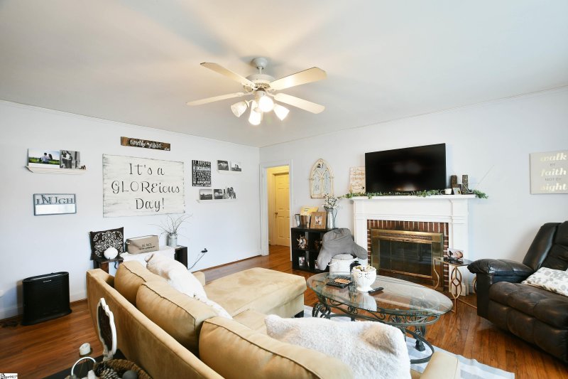 Property image 2 at 516 E Fredericks Street, Anderson, SC 29621