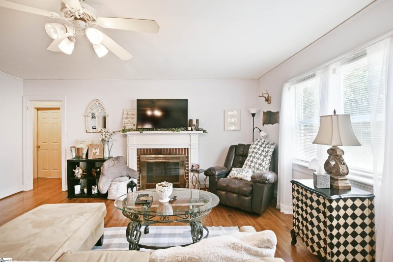 Property image 3 at 516 E Fredericks Street, Anderson, SC 29621