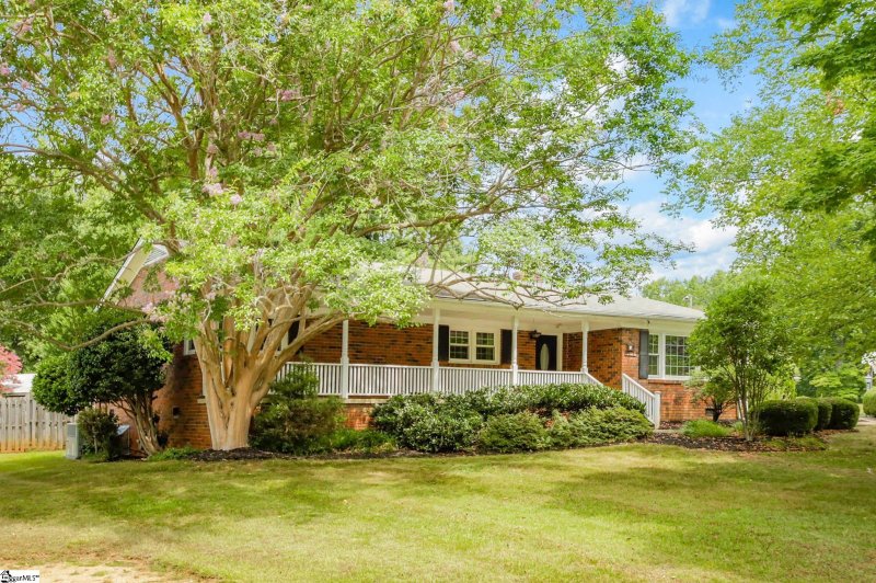 Property image 2 at 3 Annette Drive, Greenville, SC 29615