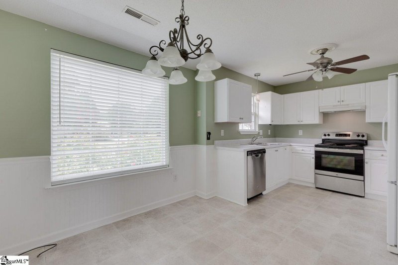 Property image 3 at 1 Little Fox Court, Greer, SC 29650