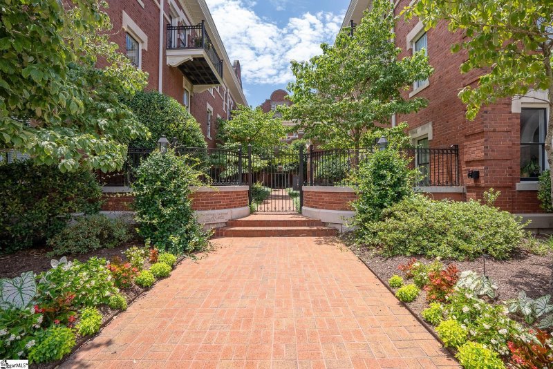 Property image 2 at 400 E Washington Street, Greenville, SC 29601