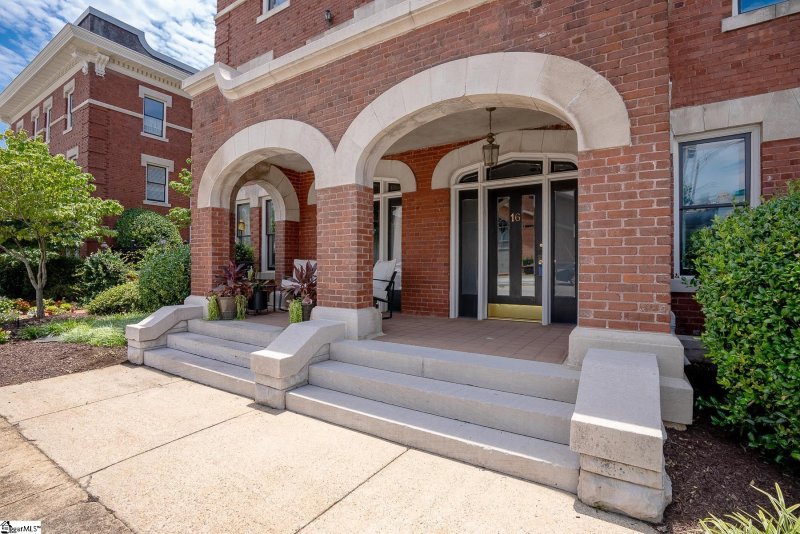 Property image 4 at 400 E Washington Street, Greenville, SC 29601