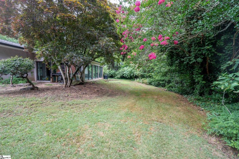 Property image 4 at 100 Sunderland Drive, Greenville, SC 29611