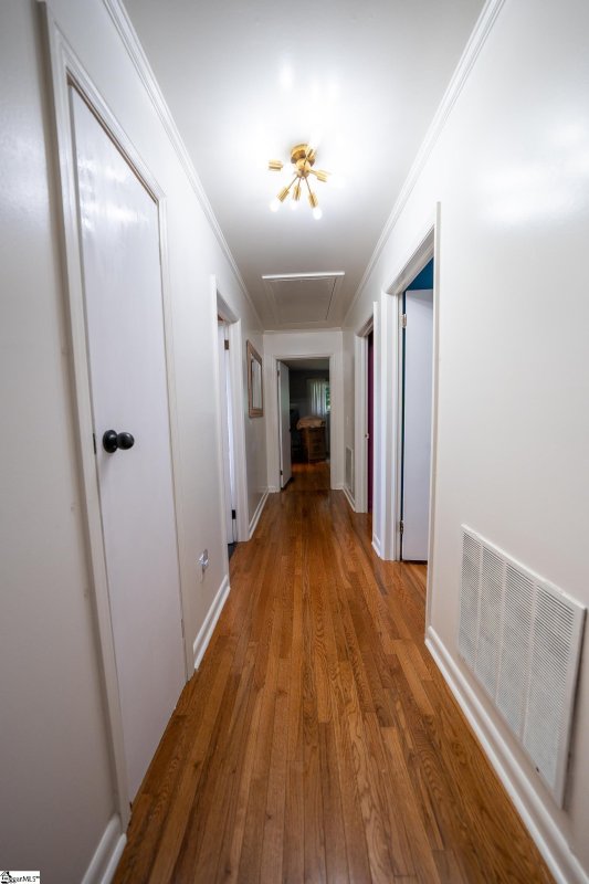 Property image 5 at 100 Sunderland Drive, Greenville, SC 29611