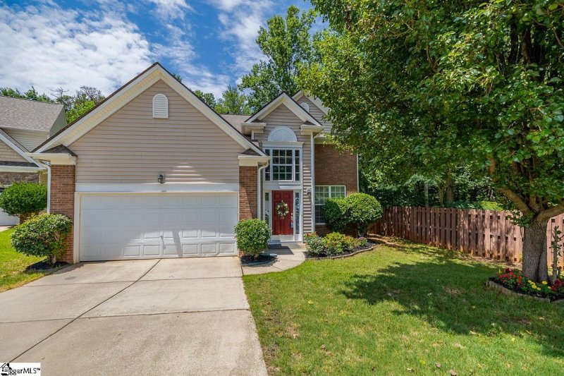 Property image 2 at 18 Valley Fall Court, Greer, SC 29650