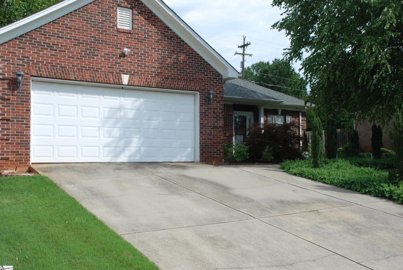 Property image 3 at 804 Palomino Court, Simpsonville, SC 29681