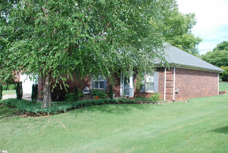 Property image 4 at 804 Palomino Court, Simpsonville, SC 29681