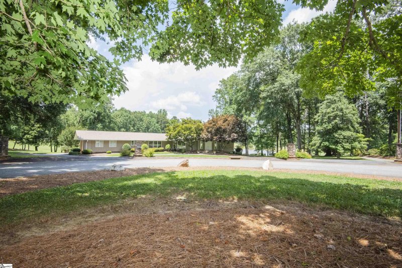 Property image 3 at 317 Sunrise Valley Road, Greenville, SC 29617