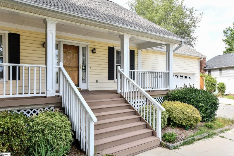 Property image 2 at 4 Burdock Court, Simpsonville, SC 29681