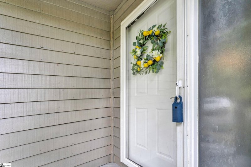 Property image 3 at 7 Club Pointe, Taylors, SC 29687-6404