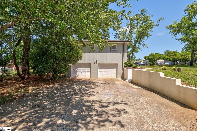 Property image 3 at 510 Berea Forest Circle, Greenville, SC 29617-1536