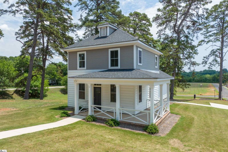 Property image 2 at 7 Latimer Street, Greenville, SC 29617