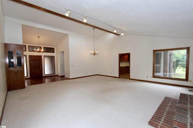 Property image 3 at 204 Woodgrove Trace, Spartanburg, SC 29301