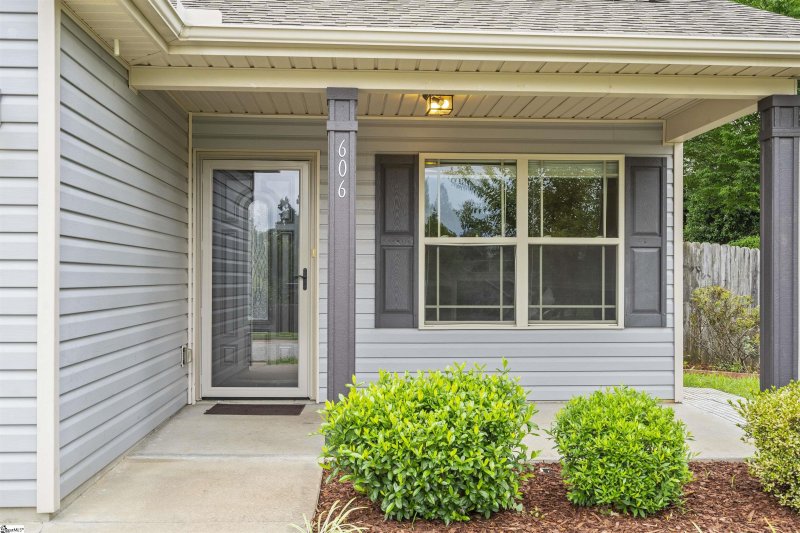 Property image 3 at 606 Chastine Drive, Spartanburg, SC 29301