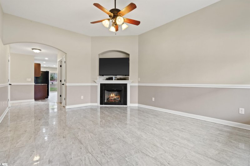 Property image 4 at 606 Chastine Drive, Spartanburg, SC 29301