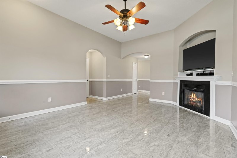 Property image 5 at 606 Chastine Drive, Spartanburg, SC 29301