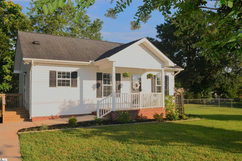 Property image 3 at 410 Hammett Street Extension, Greenville, SC 29609