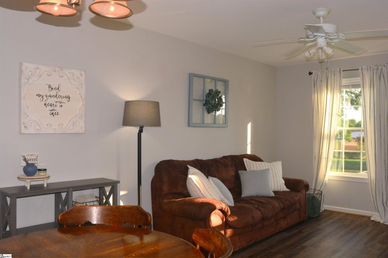 Property image 4 at 410 Hammett Street Extension, Greenville, SC 29609