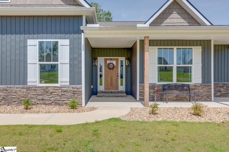 Property image 4 at 8 Judge Looper Court, Travelers Rest, SC 29690