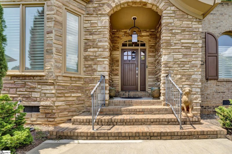 Property image 3 at 9 E Cleveland Bay Street, Greenville, SC 29615