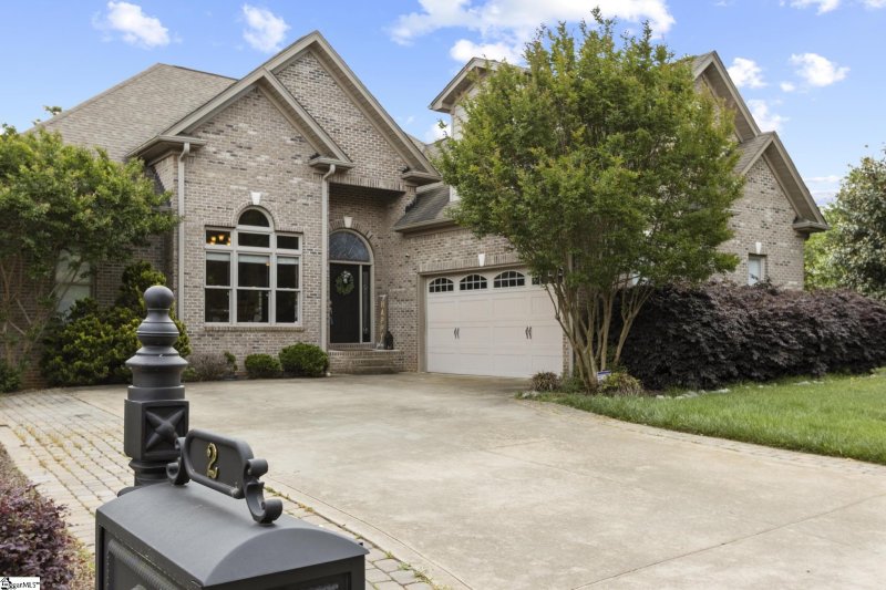 Property image 2 at 2 Tinsley Court, Greenville, SC 29615