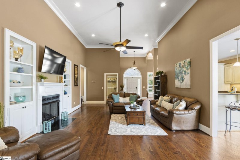 Property image 3 at 2 Tinsley Court, Greenville, SC 29615