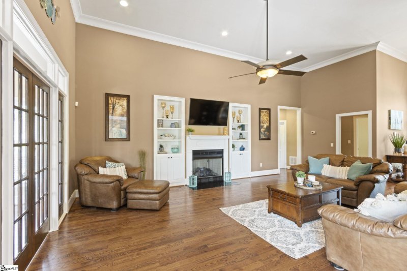 Property image 4 at 2 Tinsley Court, Greenville, SC 29615