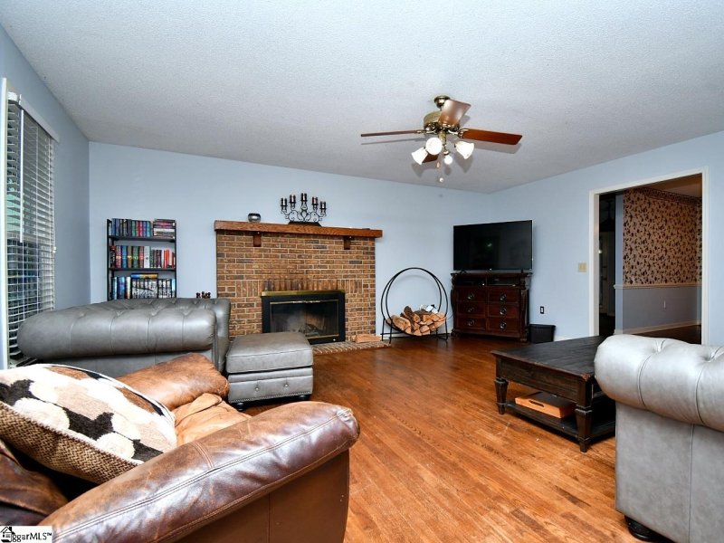 Property image 5 at 410 Pinnacle Court, Easley, SC 29642-7811