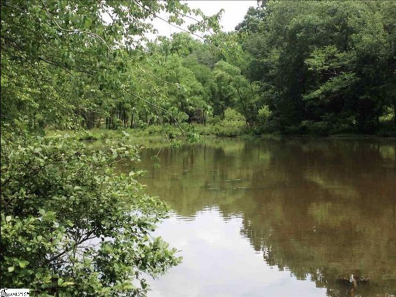 Property image 2 at 108 Chattoga Court, Piedmont, SC 29673