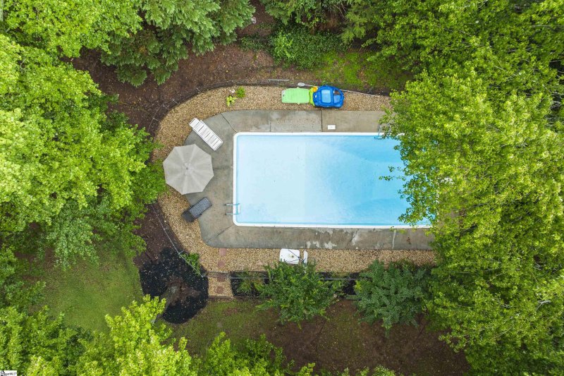 Property image 4 at 110 Newberry Court, Easley, SC 29642