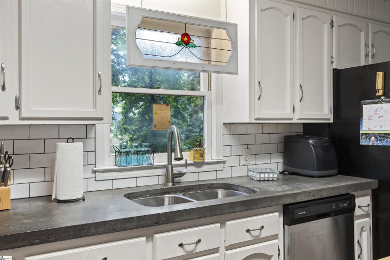 Property image 5 at 110 Newberry Court, Easley, SC 29642