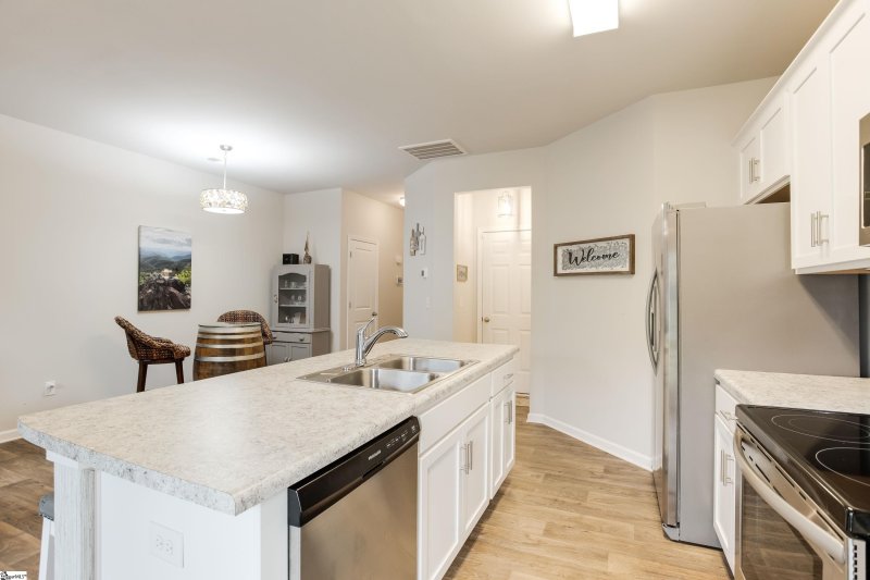 Property image 5 at 51 Moorlyn Lane, Greer, SC 29650