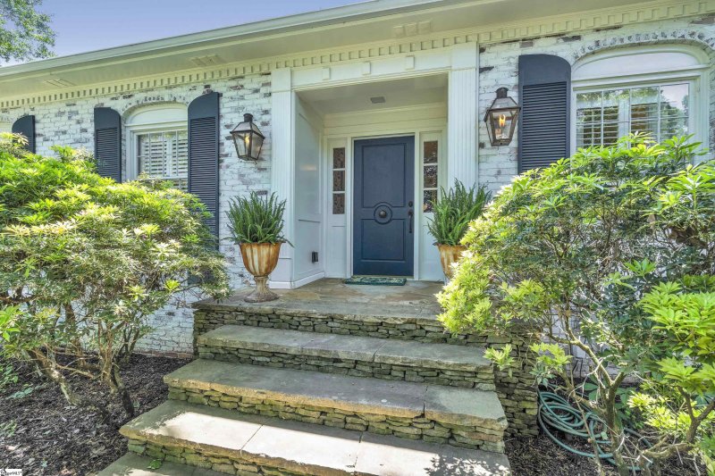 Property image 3 at 14 Chanticleer Drive, Greenville, SC 29605