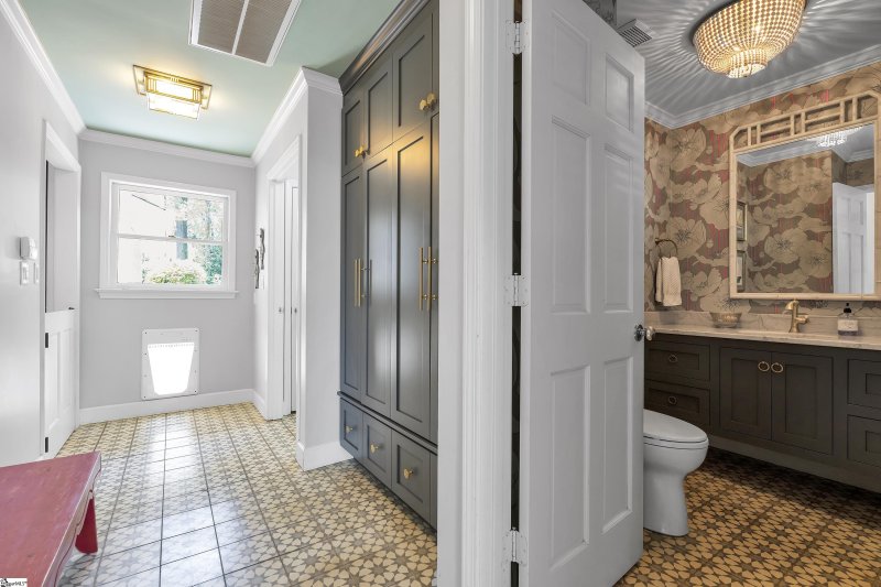 Property image 4 at 14 Chanticleer Drive, Greenville, SC 29605