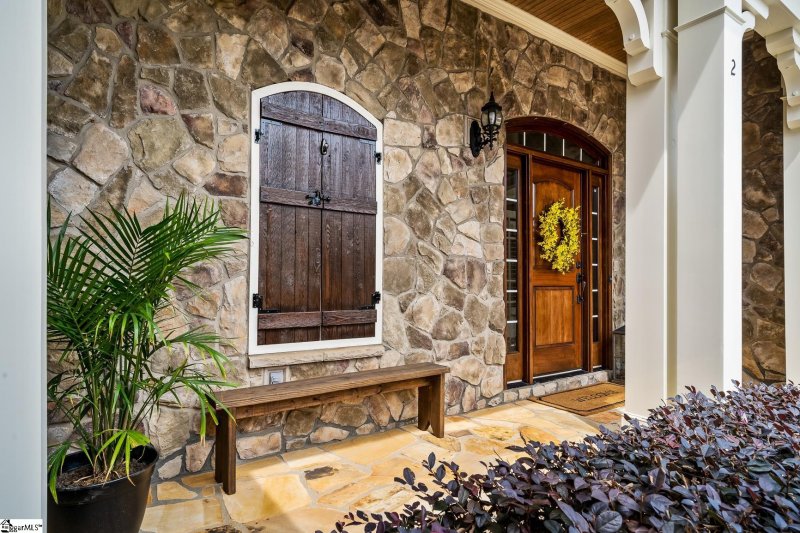 Property image 3 at 2 Henson Place, Greer, SC 29650